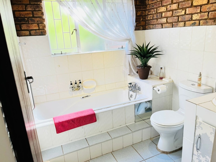 9 Bedroom Property for Sale in Schoemansville North West